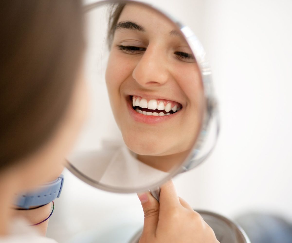 Estética dental en Ugena y El Señorío de Illescas. Blanqueamiento dental en Ugena y El Señorío de Illescas, carillas dentales en Ugena y El señorío, carillas de composite, carillas de cerámica, blanqueamiento en casa, blanqueamiento en clínica.