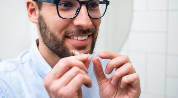 Ortodoncia en Ugena y El Señorío de Illescas. Ortodoncia de brackets metálicos en Ugena y El Señorío, ortodoncia de brackets estéticos en Ugena y El Señorío, ortodoncia invisible en El Señorío, ortodoncia infantil en Ugena y El Señorío, ortopedia en Ugena y El Señorío.